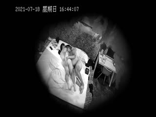 艳福不浅的货车司机带着情趣道具开房与大奶眼镜骚情人激情肉战连续干了2次骚女特别主动没解渴自己用道具自慰