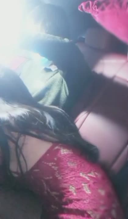 很久没冒泡之前在五金店门口剪逼毛那个美女和没啥经...