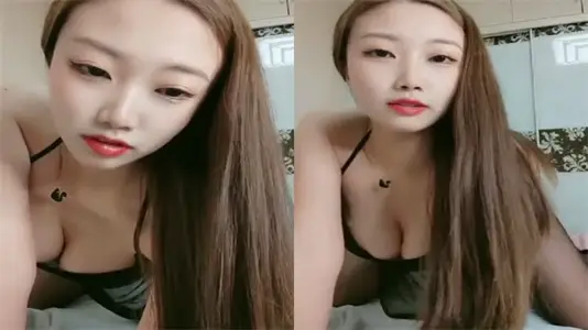 高跟黑丝大奶骚货淫声荡语撩骚互动道具玩弄骚逼